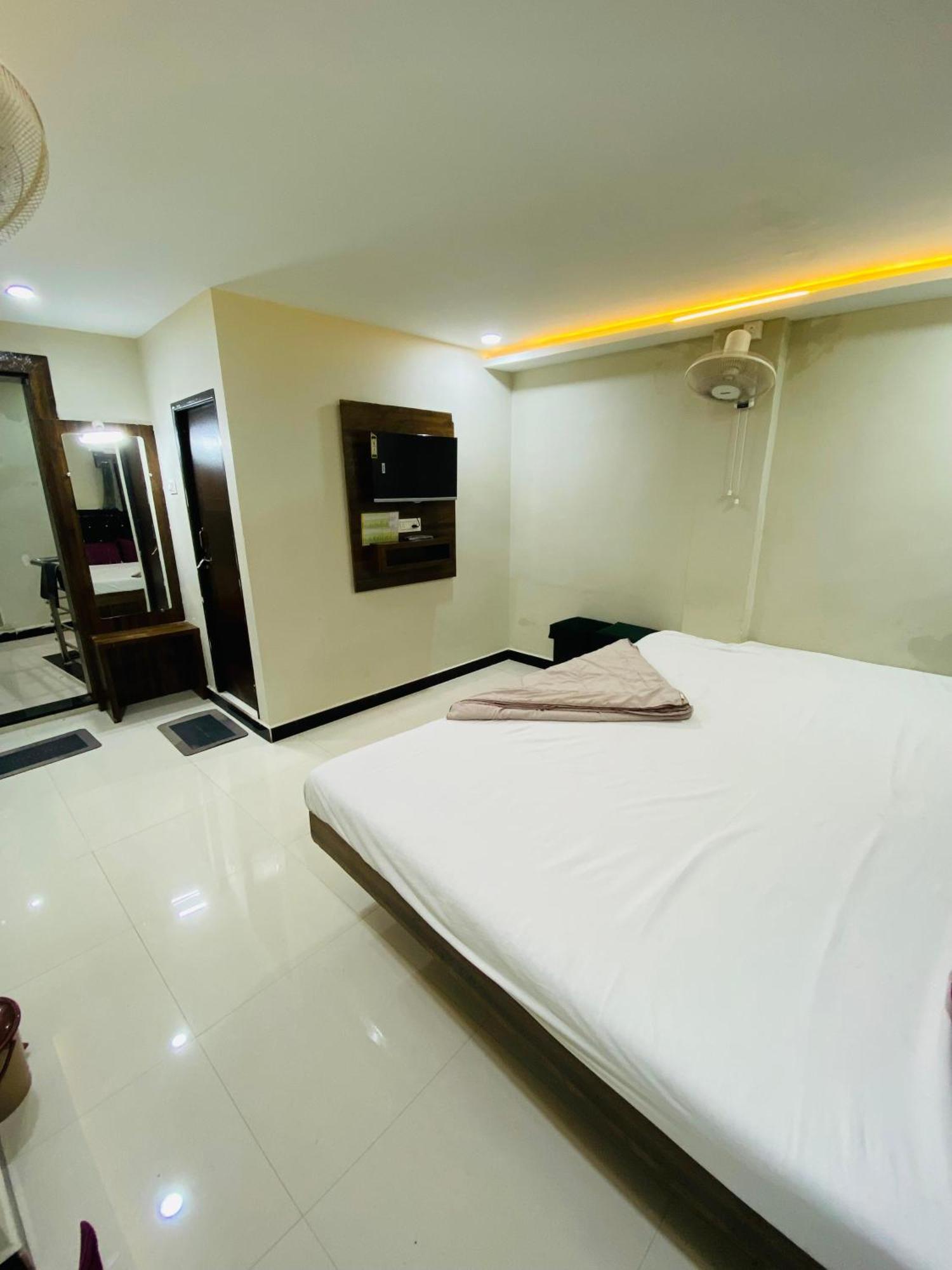Hotel Super Palace Ujjain Exterior photo